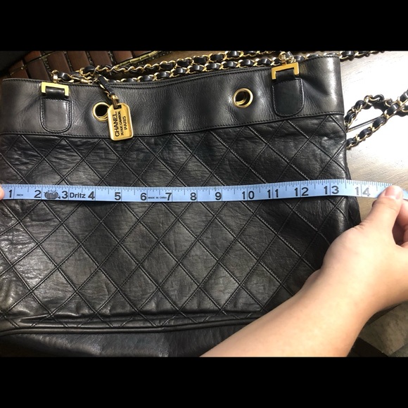 Authentic CHANEL Dark Navy Lambskin Tote - Picture 9 of 16